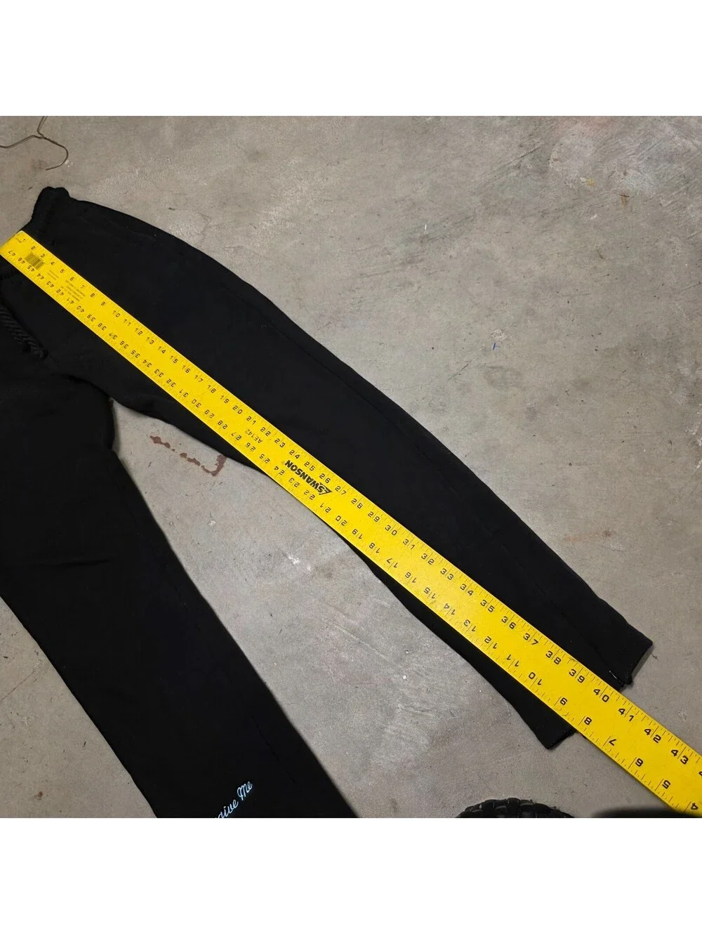 SYNA World Can’t Rush Greatness Sweatpants S Side Ankle Zips. Black